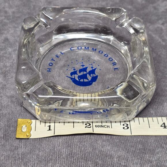 Vintage NYC Hotel Commodore New York Ship Art Deco Square Glass Ashtray - Picture 6 of 7